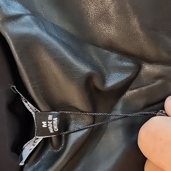 Faux leather pants - Picture 5 of 5